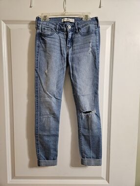 Hollister Destroyed Cropped Ankle Jeans, 00R